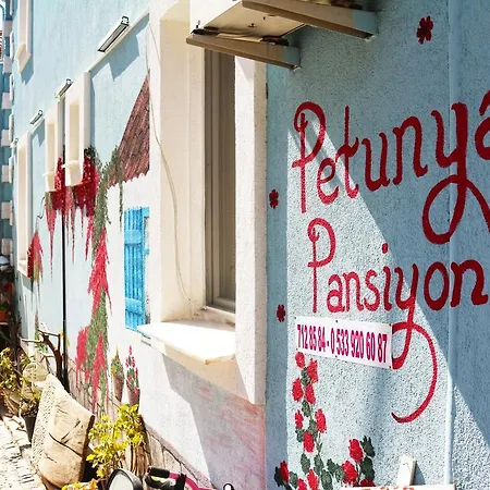 Petunya Homestay Cesme